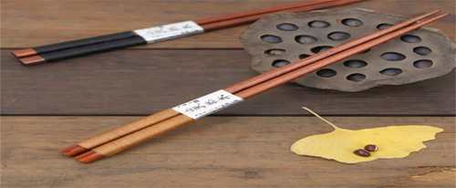 使用筷子有哪几个礼仪()