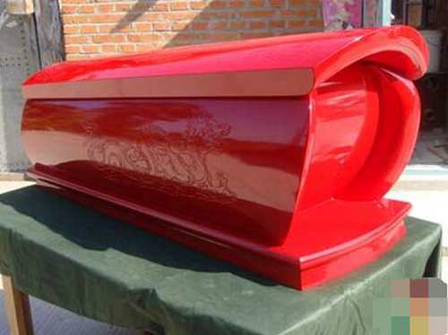 梦见红色的棺材是什么意思(做梦梦见红色的棺材是什么意思)